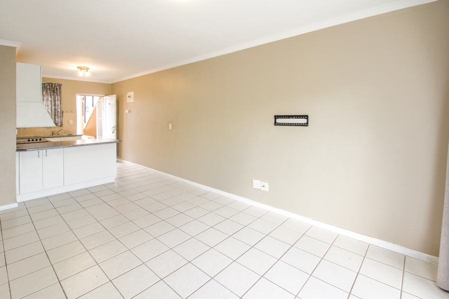 To Let 2 Bedroom Property for Rent in Sir Lowrys Pass Village Western Cape